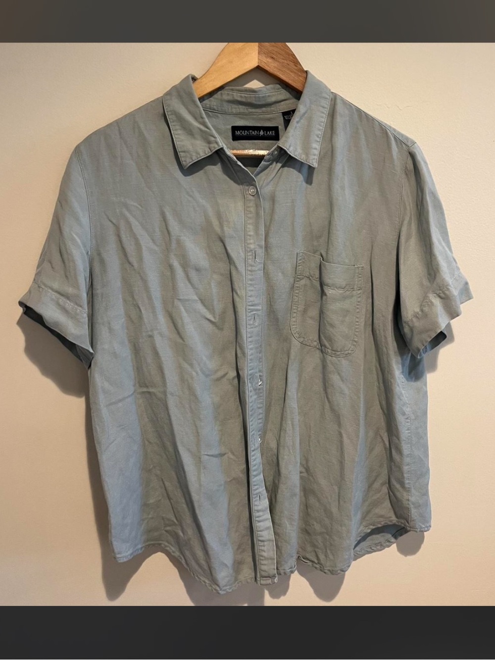 Short sleeve button down